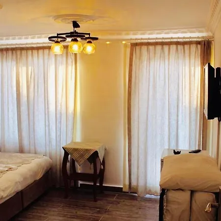Silenos Boutique منزل للإقامة *